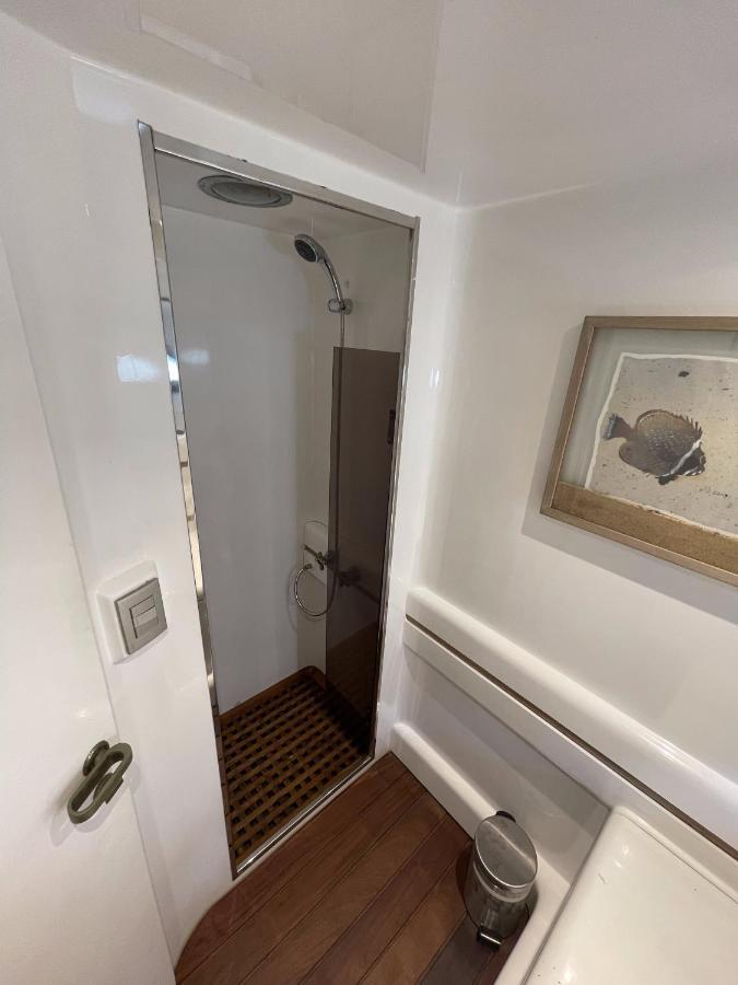 Hotel Yacht Sotavento 산트 아드리아 데 베소스 외부 사진