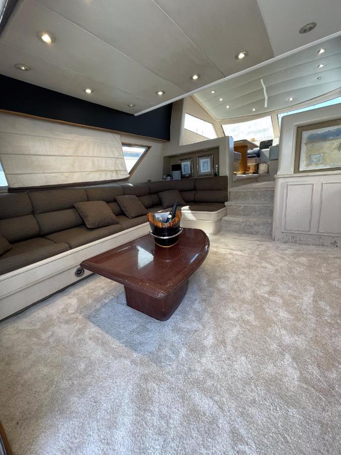 Hotel Yacht Sotavento 산트 아드리아 데 베소스 외부 사진
