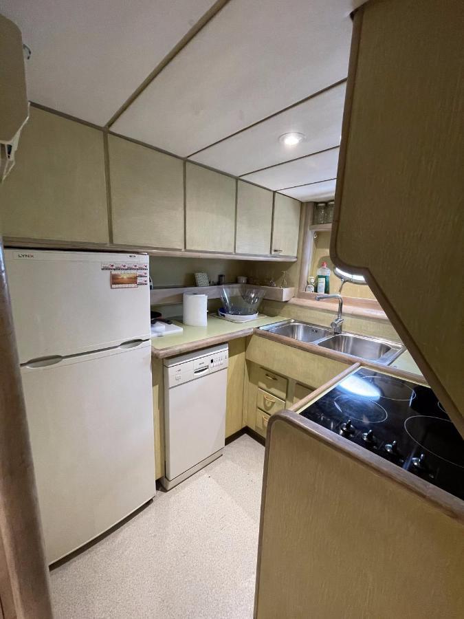 Hotel Yacht Sotavento 산트 아드리아 데 베소스 외부 사진
