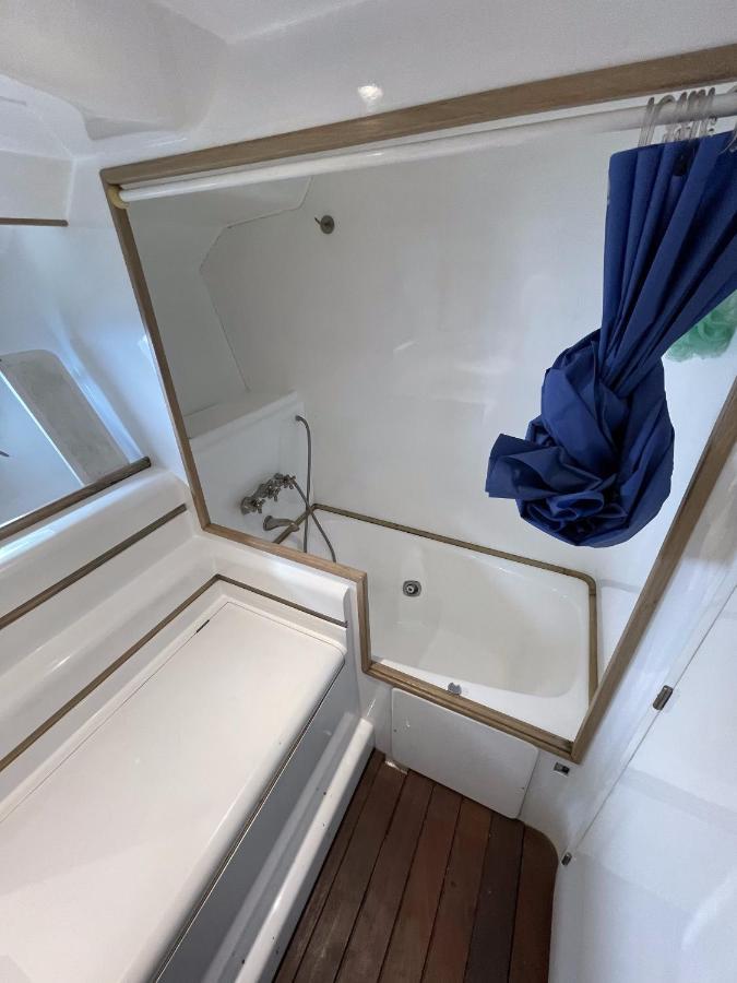 Hotel Yacht Sotavento 산트 아드리아 데 베소스 외부 사진