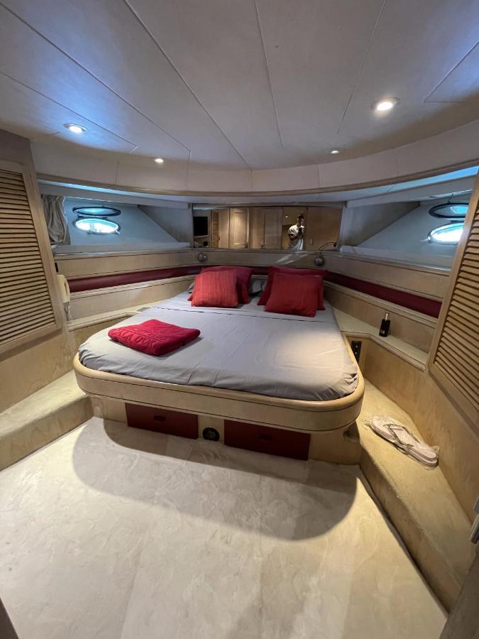 Hotel Yacht Sotavento 산트 아드리아 데 베소스 외부 사진